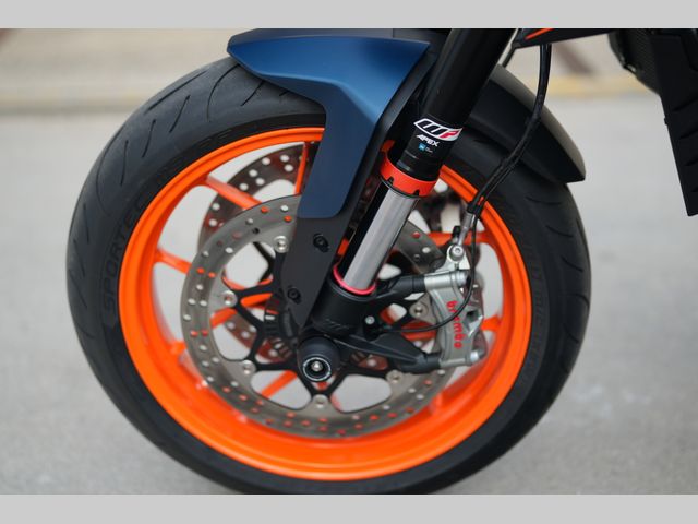 ktm - 890-duke-r