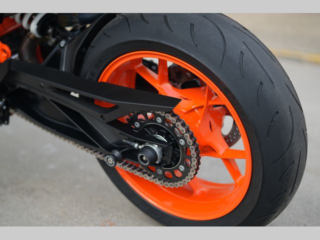 ktm - 890-duke-r