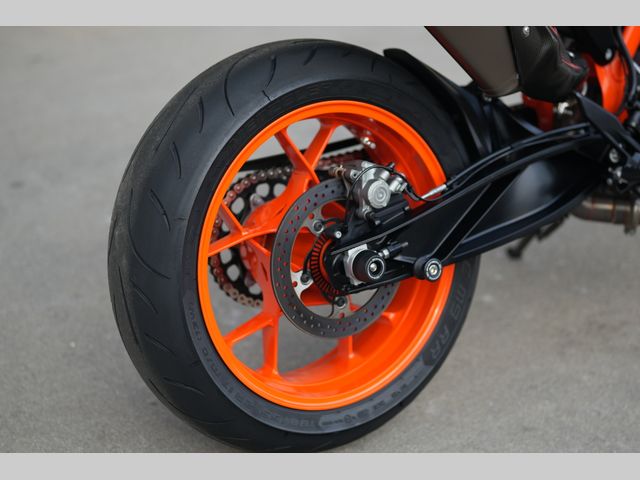 ktm - 890-duke-r