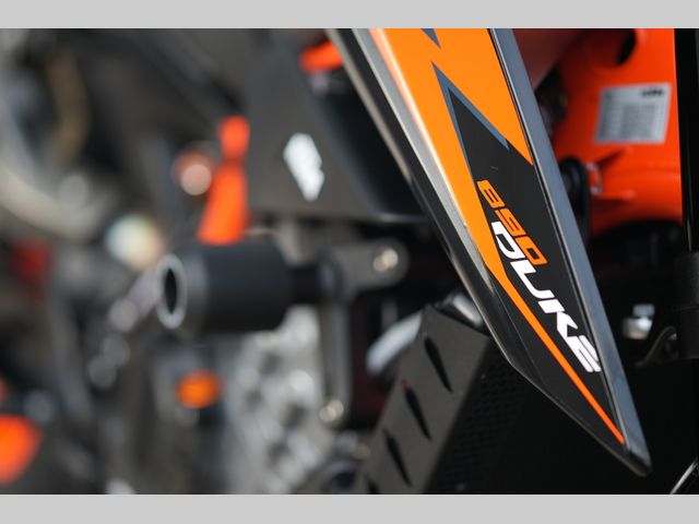 ktm - 890-duke-r