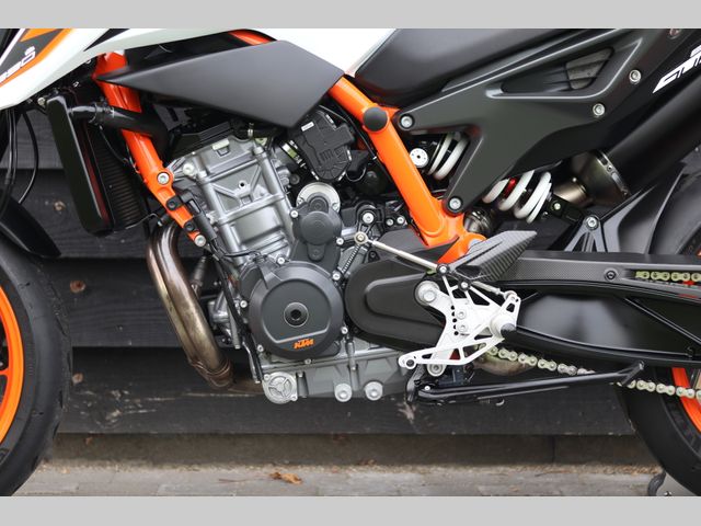 ktm - 890-duke-r