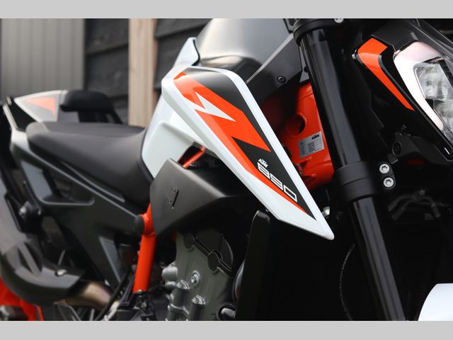 ktm - 890-duke-r