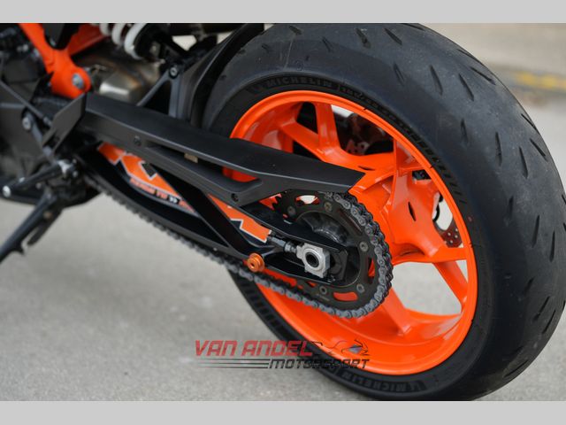 ktm - 890-duke-r