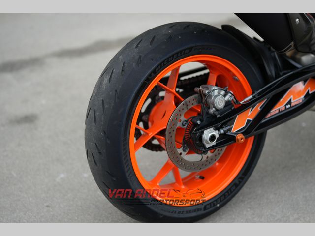 ktm - 890-duke-r