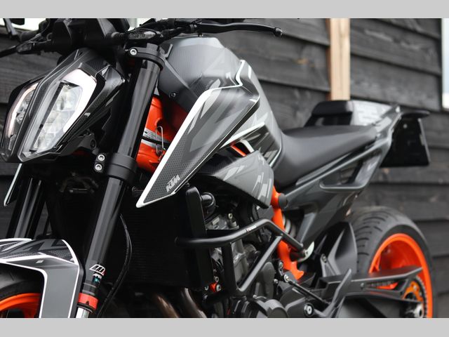 ktm - 890-duke-r