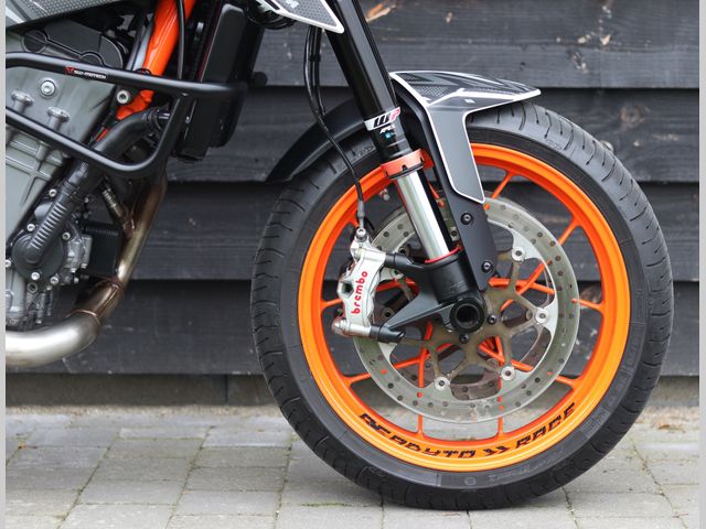 ktm - 890-duke-r