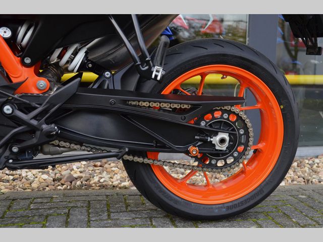 ktm - 890-duke-r