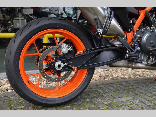 ktm - 890-duke-r