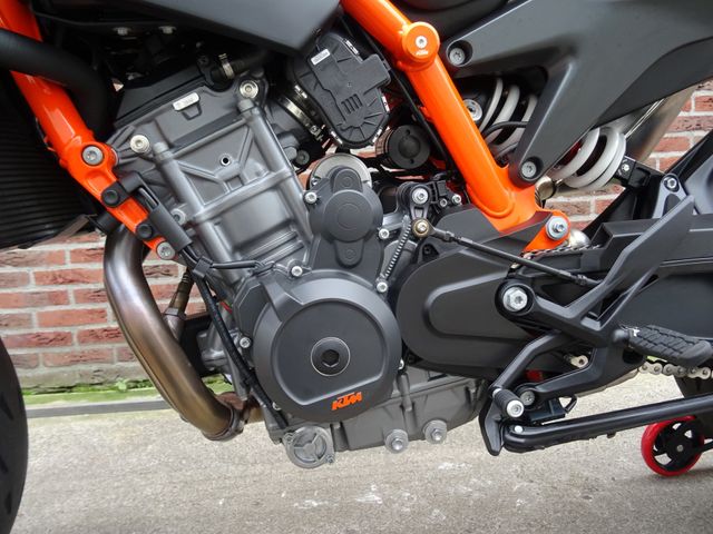 ktm - 890-duke-r