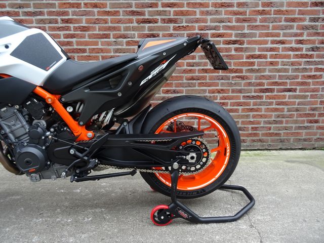 ktm - 890-duke-r