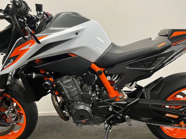 ktm - 890-duke-r