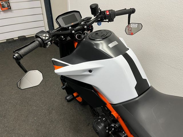 ktm - 890-duke-r