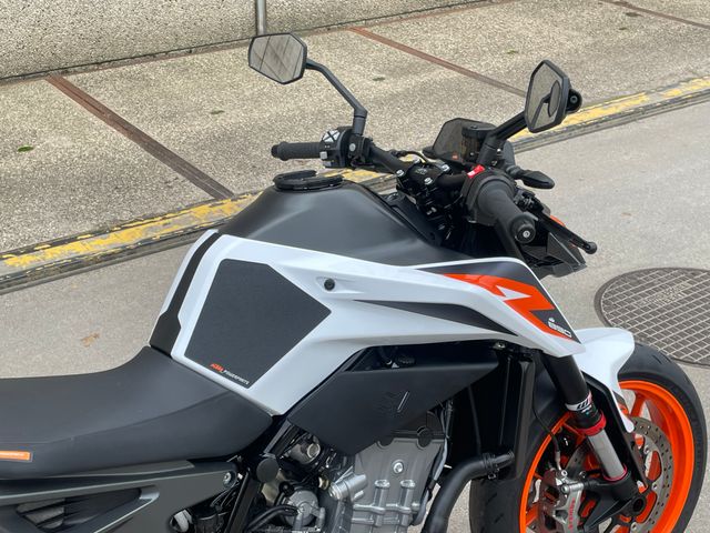 ktm - 890-duke-r