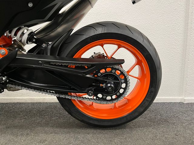 ktm - 890-duke-r