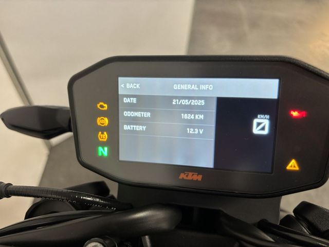 ktm - 890-duke-r