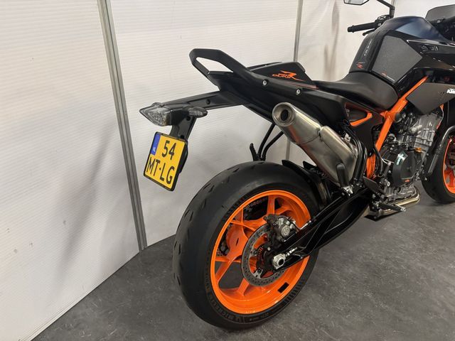 ktm - 890-duke-r