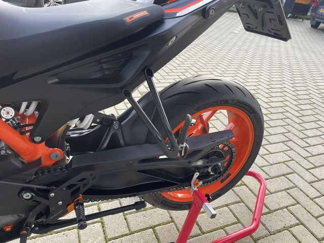 ktm - 890-duke-r