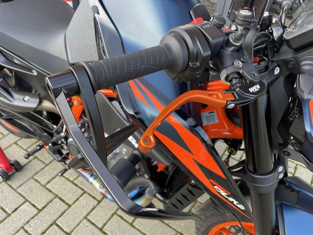 ktm - 890-duke-r