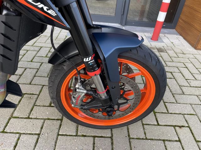 ktm - 890-duke-r