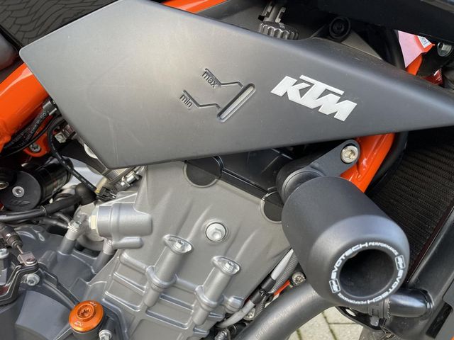 ktm - 890-duke-r