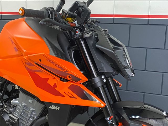 ktm - 990-duke