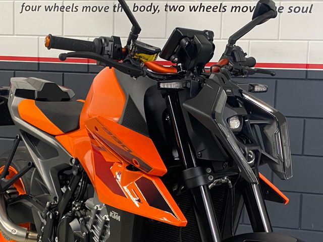 ktm - 990-duke