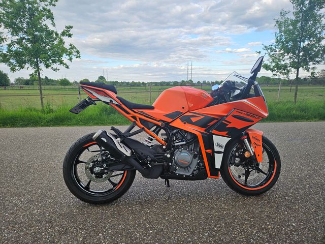 ktm - rc-390