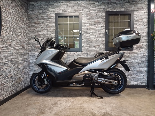 kymco - ak-550