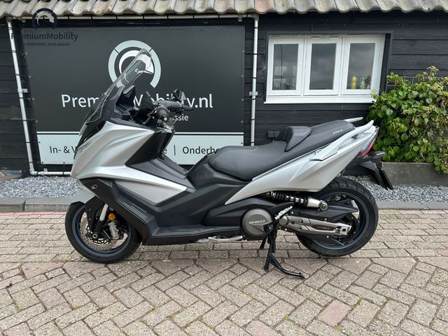 kymco - ak-550