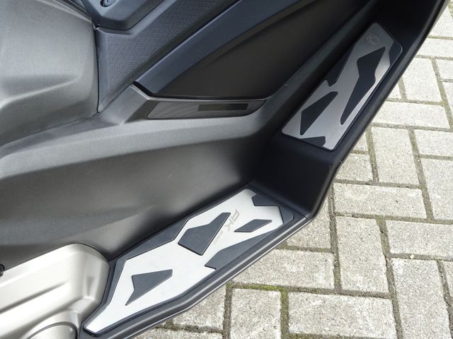 kymco - ak-550