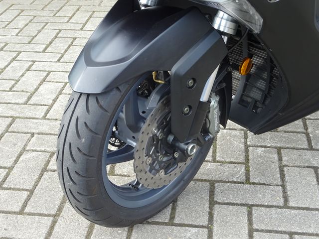 kymco - ak-550