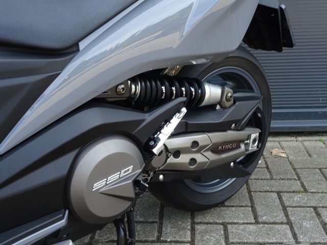 kymco - ak-550
