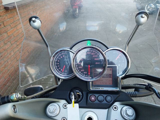 moto-guzzi - 1100-breva-touring