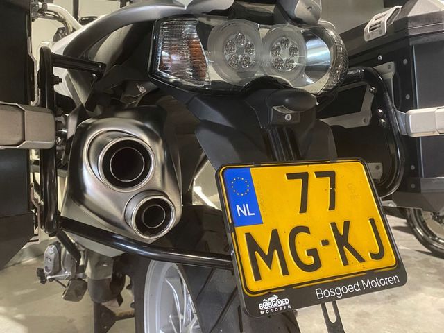 moto-guzzi - stelvio-1200-8v-abs