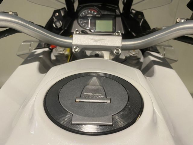 moto-guzzi - stelvio-1200-8v-abs