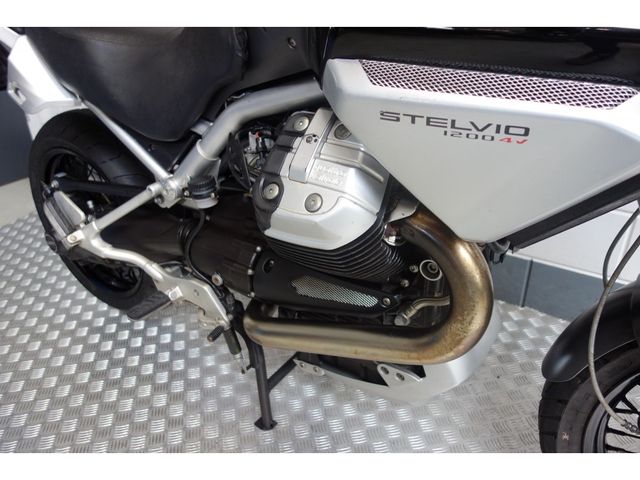 moto-guzzi - stelvio-1200-abs