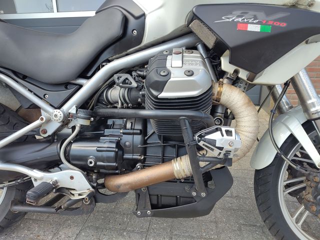 moto-guzzi - stelvio-1200-abs