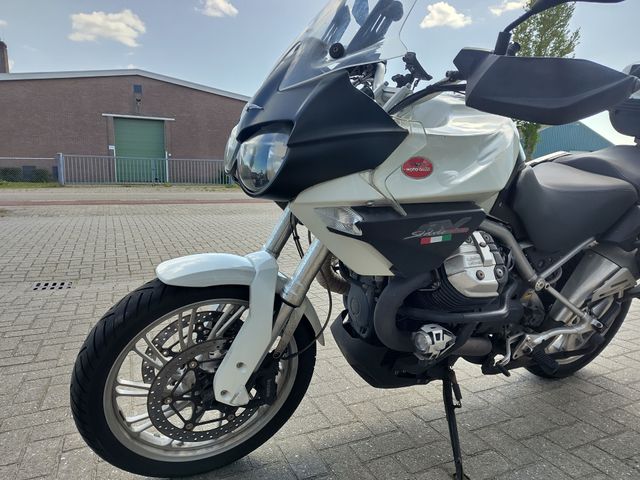 moto-guzzi - stelvio-1200-abs