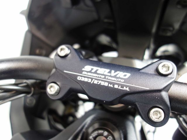moto-guzzi - stelvio
