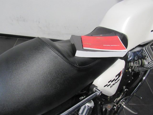 moto-guzzi - v-7-cafe-classic