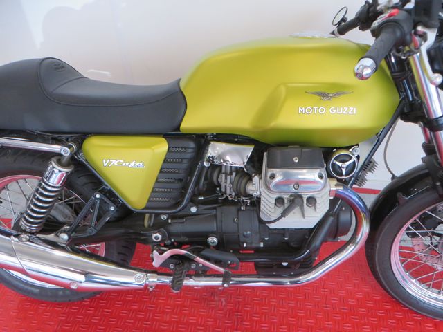 moto-guzzi - v-7-cafe-classic