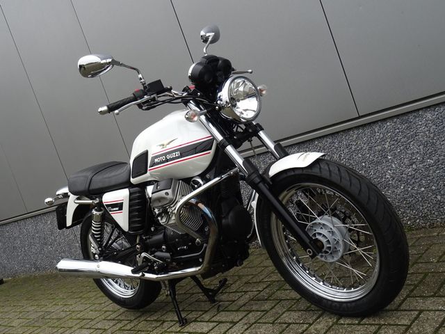 moto-guzzi - v-7-classic