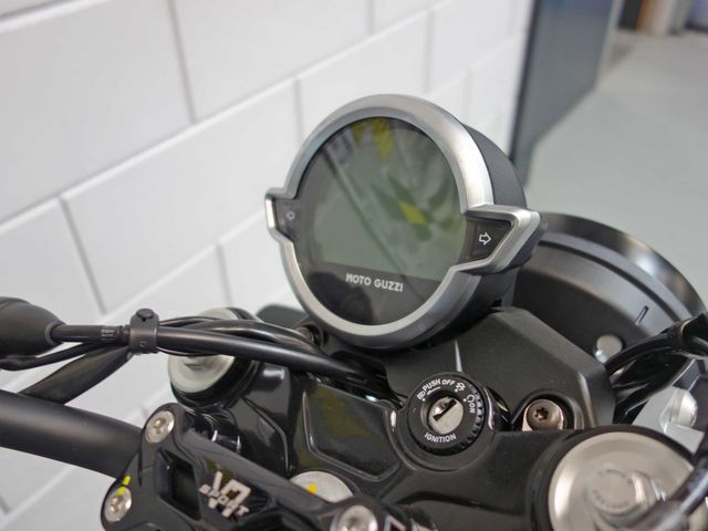moto-guzzi - v-7-sport