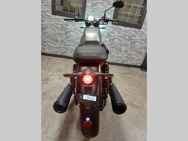 moto-guzzi - v-7-stone