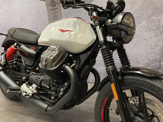 moto-guzzi - v-7-stone