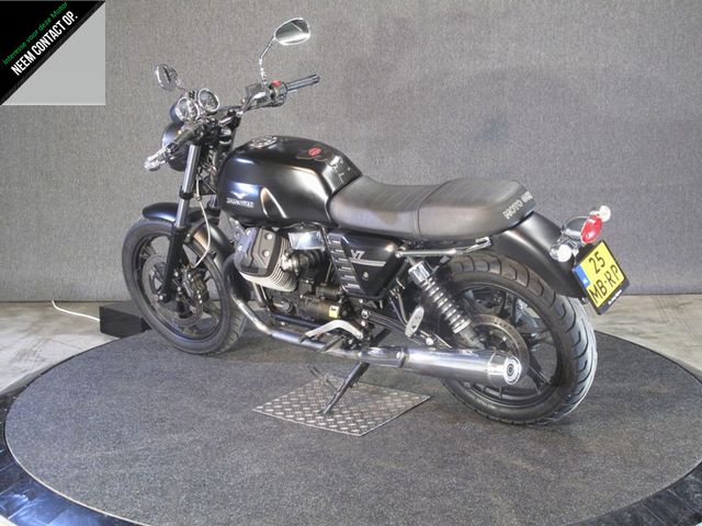 moto-guzzi - v-7-stone