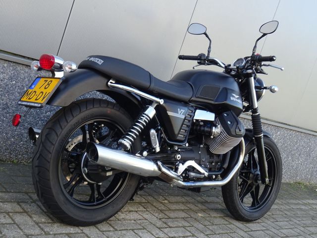 moto-guzzi - v-7-stone