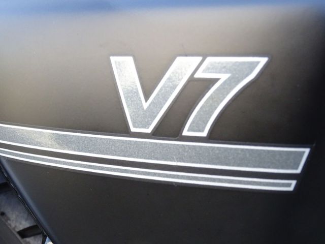 moto-guzzi - v-7-stone