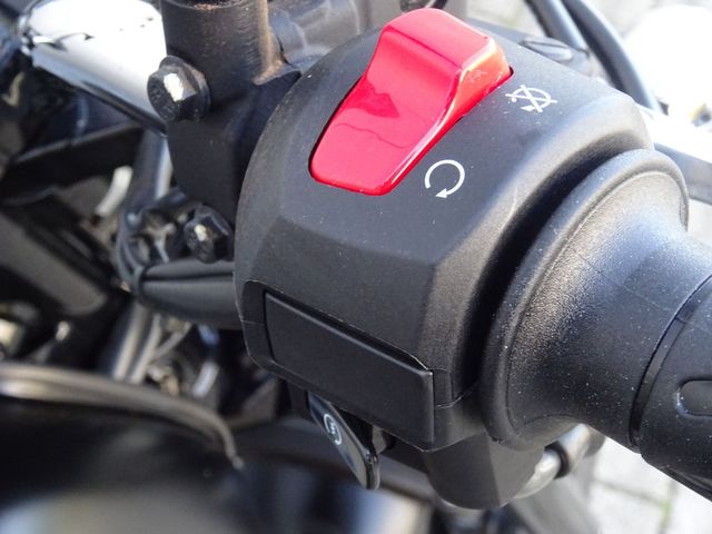 moto-guzzi - v-7-stone