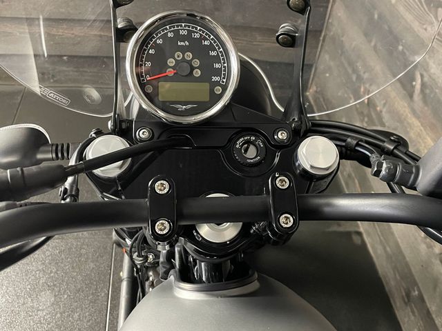 moto-guzzi - v-7-stone